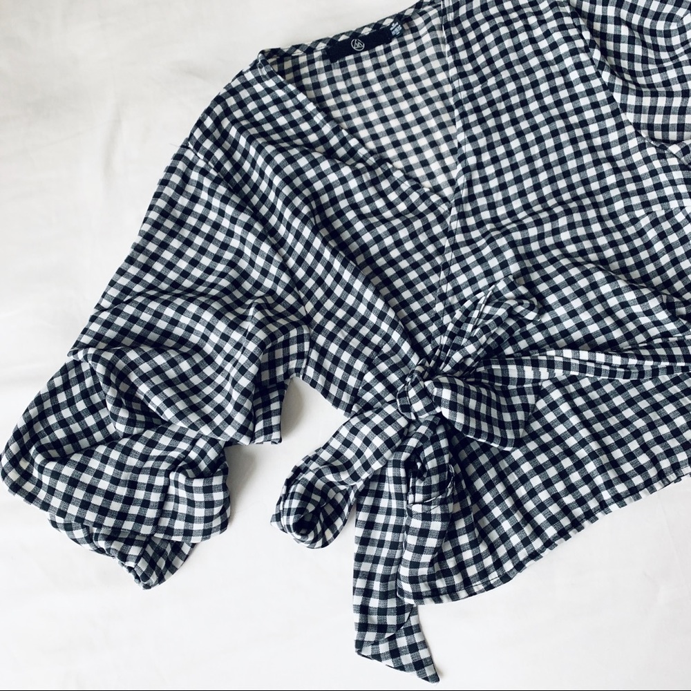 NWOT Misguided gingham wrap top